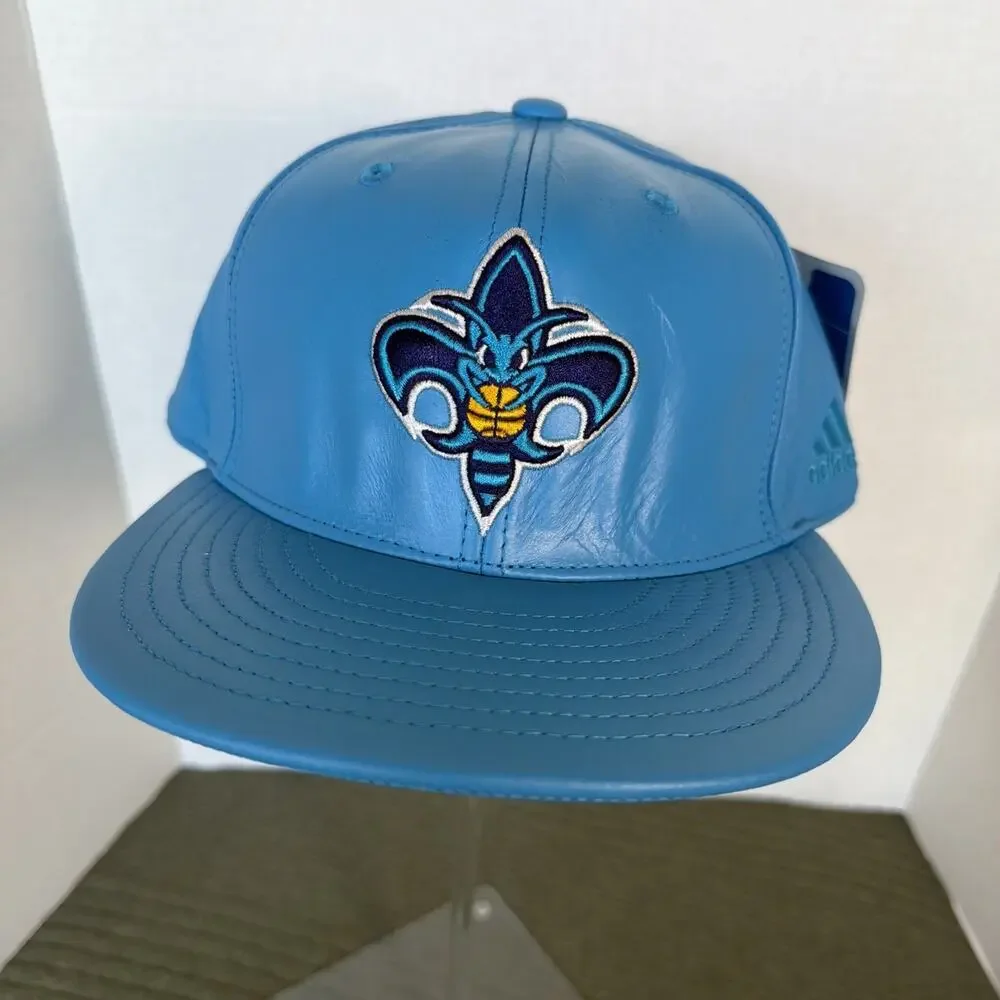 Vintage Adidas Charlotte Hornets 100% Leather Fitted 7 1/2 Hat
